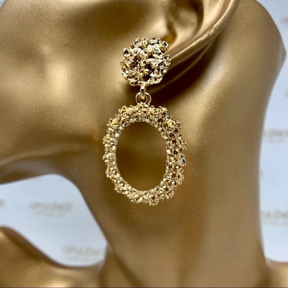 Overkill Dainty Earrings - Picture 3 of 3